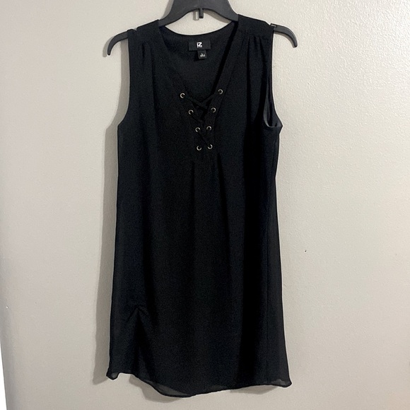 Iz Byer Dresses & Skirts - Women’s V-Neck Little Black Dress, L